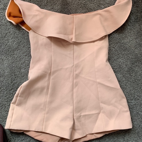 SHEIN Nude Ruffle Scoop Neck Zipper Back Romper - Picture 3 of 5